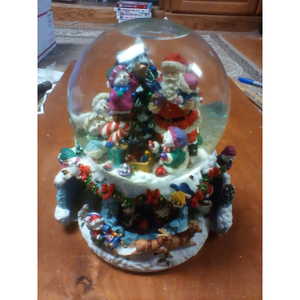 Kirkland Musical Water Snow Globe Santa & Snowmen 150MMM D Glass ball Sanko